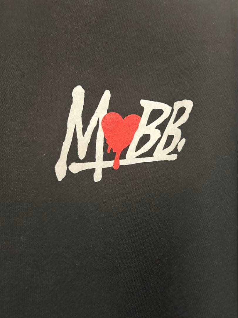 MOBB. 人気商品‼️ ブラック パーカー ハートプリント　Sサイズ