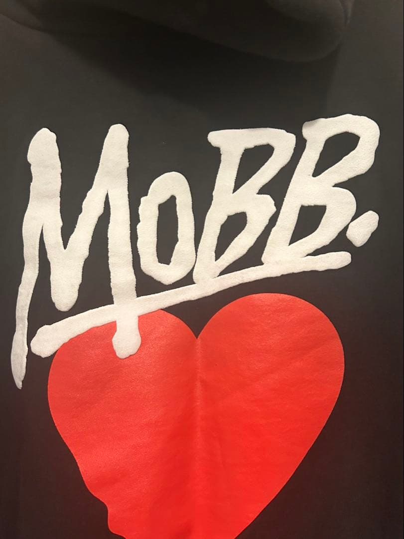 MOBB. 人気商品‼️ ブラック パーカー ハートプリント　Sサイズ