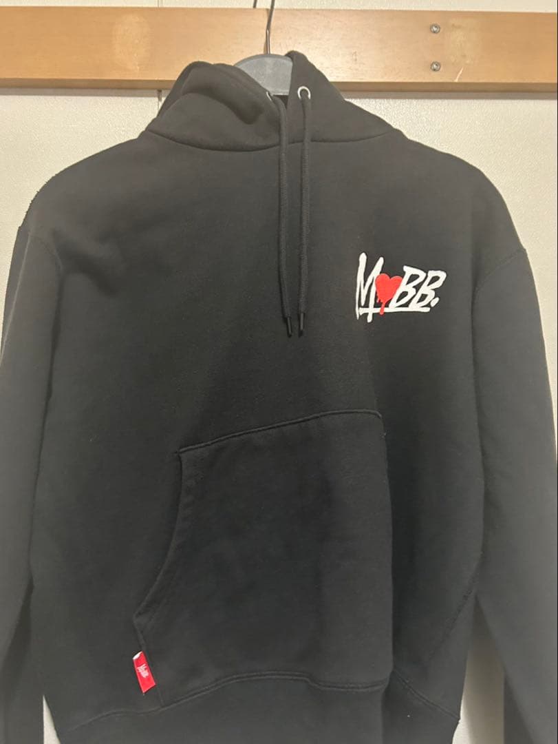 MOBB. 人気商品‼️ ブラック パーカー ハートプリント　Sサイズ