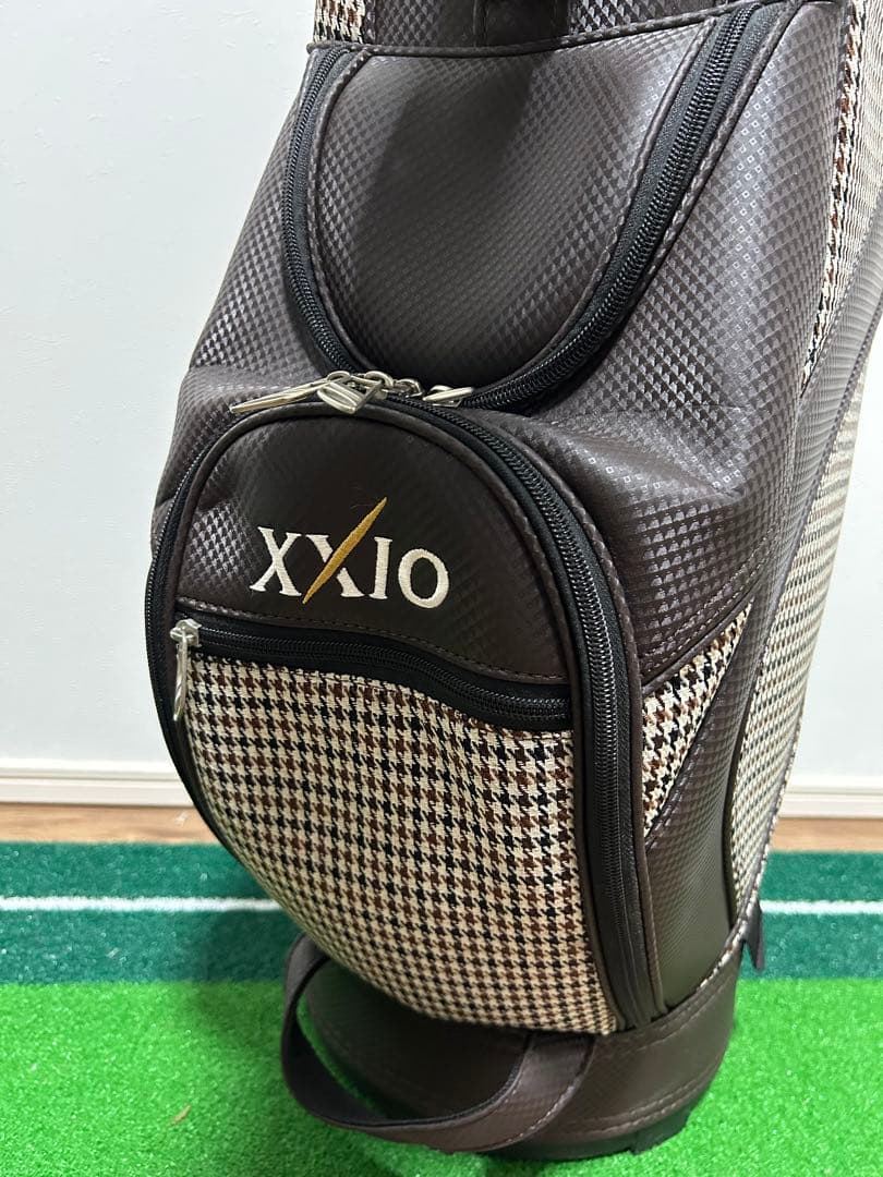 【XXIO】　ゴルフクラブセット　高見えキャディバッグ