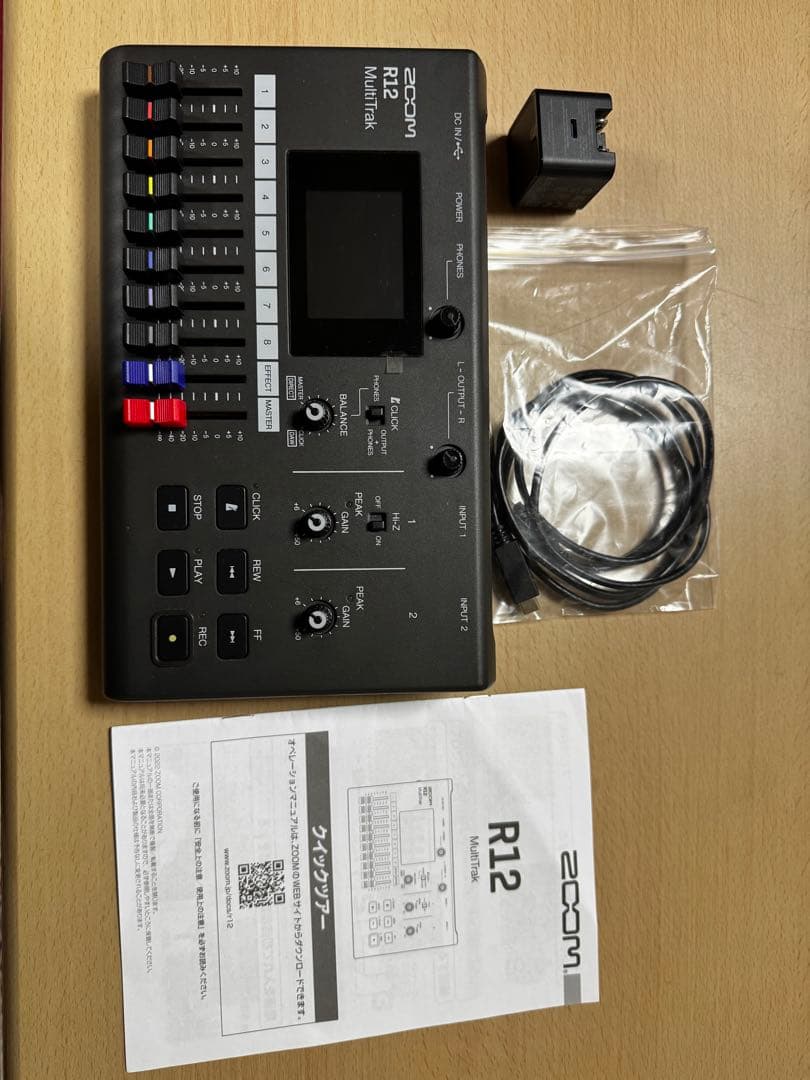 Zoom R12 マルチトラックレコーダー