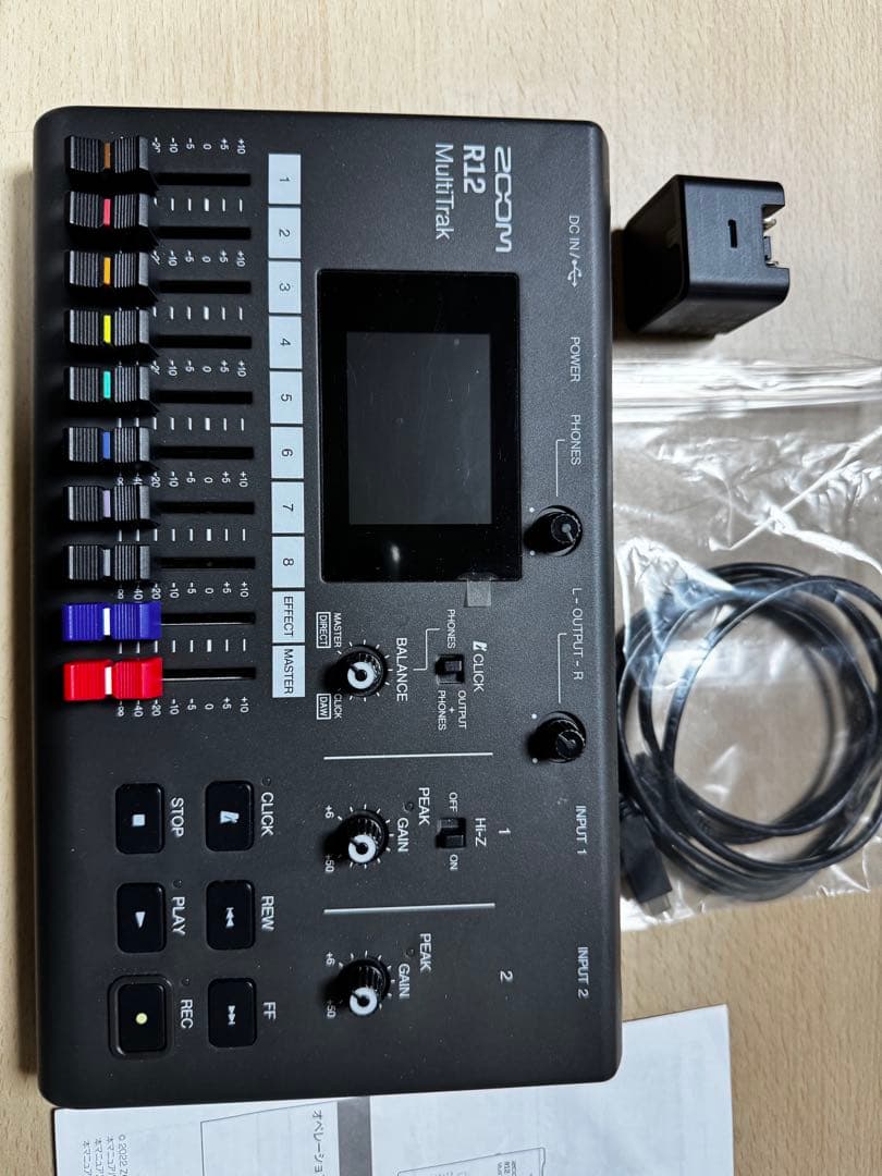 Zoom R12 マルチトラックレコーダー
