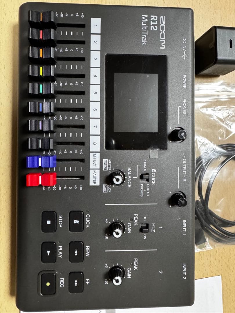 Zoom R12 マルチトラックレコーダー