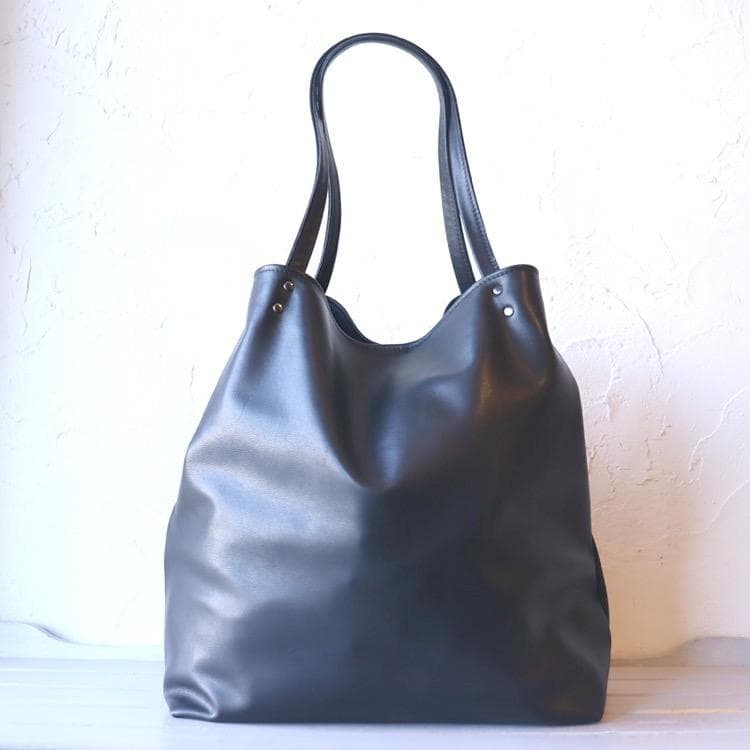 たこらいす シンプル柔らか ブラック トート 肩掛け 革 ハンドメイド