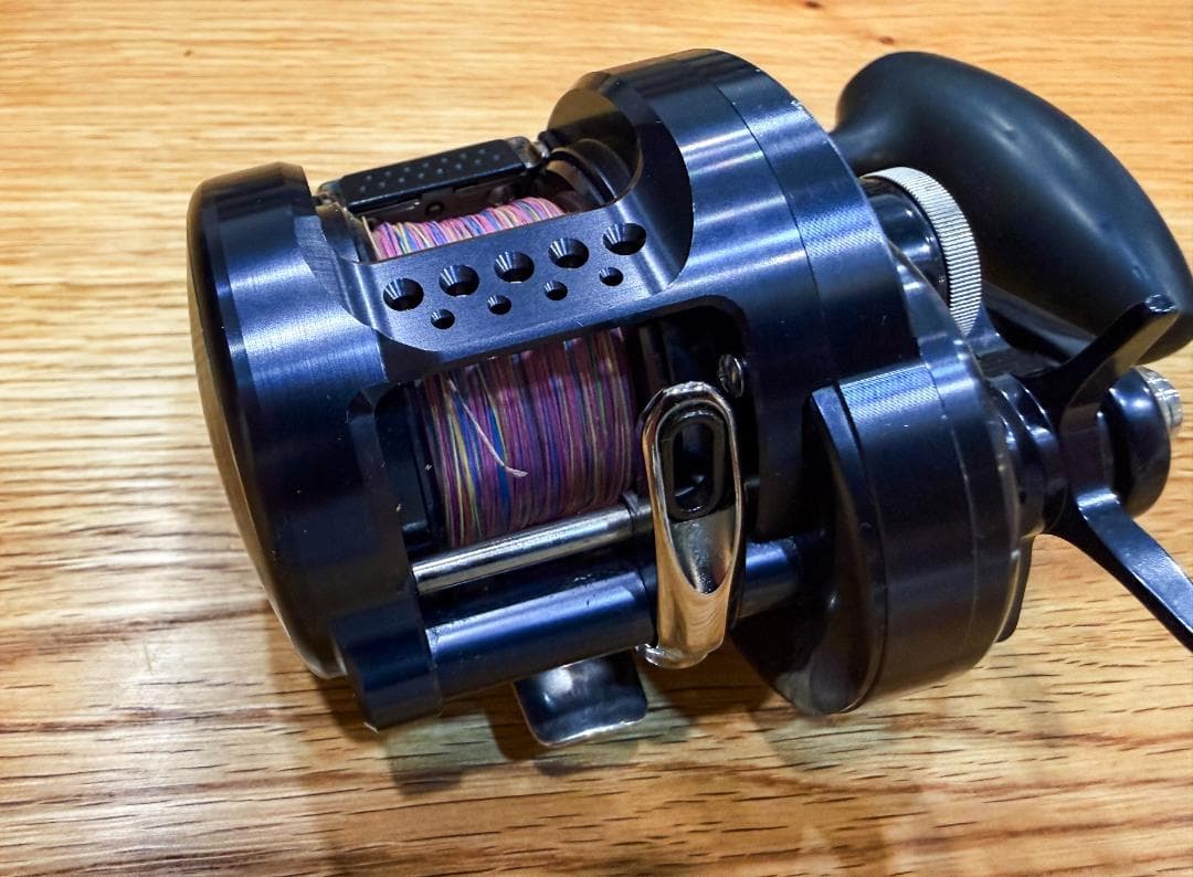 SHIMANO OCEA CONQUEST 301PG リール