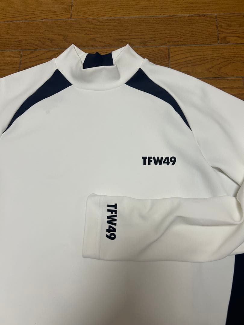【美品】TFW49 SIDEPANEL LONGSLEEVE MOCKNECK