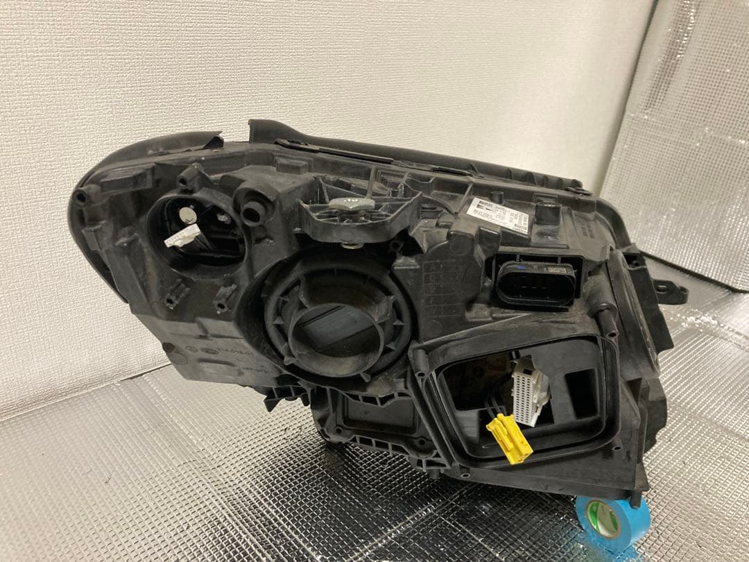 ベンツCクラスヘッドライト左側w205