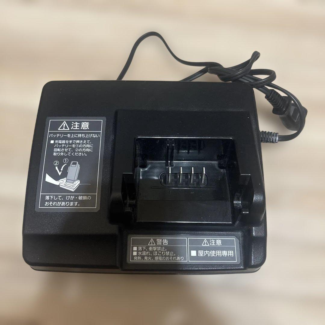 Panasonic 電動自転車充電器　NKJ073Z
