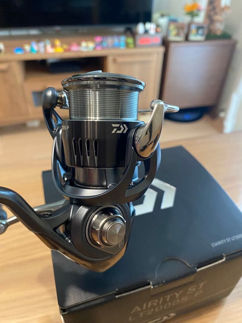 【美品】23 エアリティ ST LT2000S-P スピニングリール