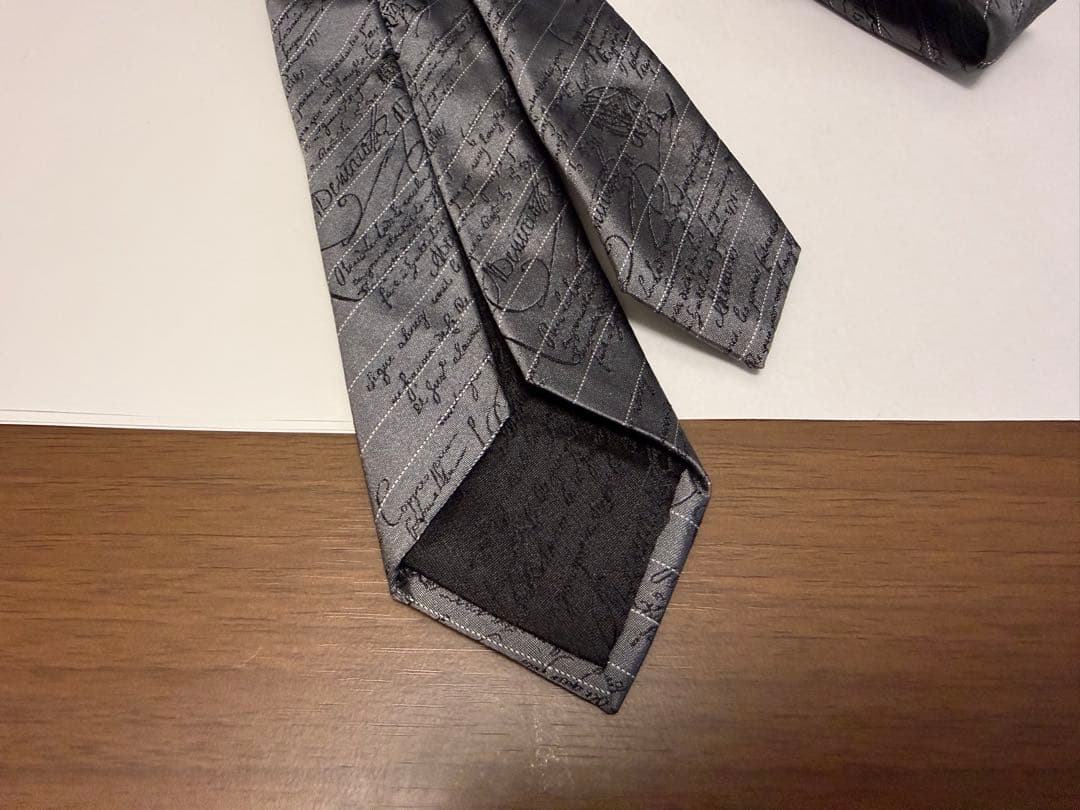 BERLUTI グレー 文字模様 ネクタイ