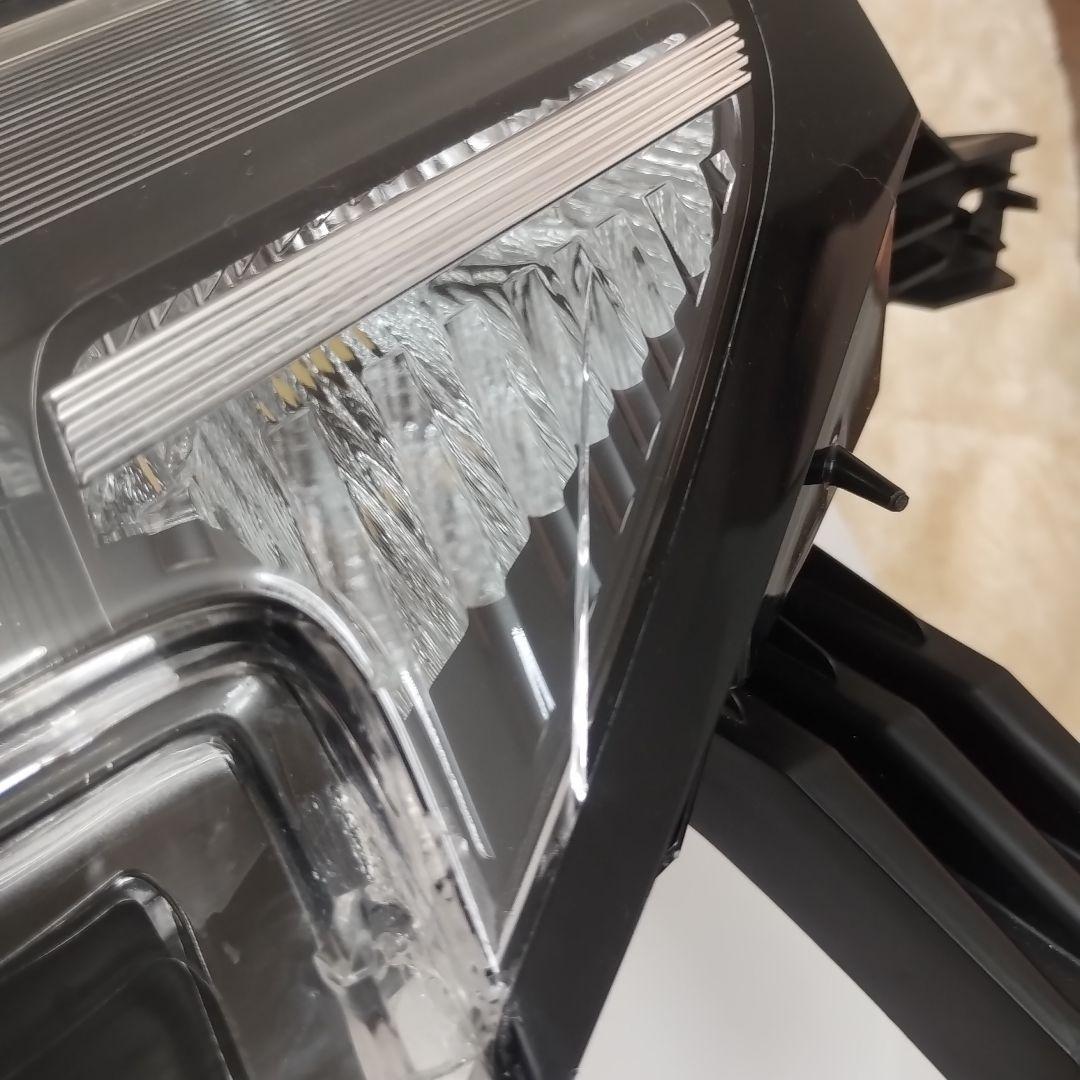 50プリウス52プリウス　プリウスphv GRスポーツ　サイドテールレンズ　右