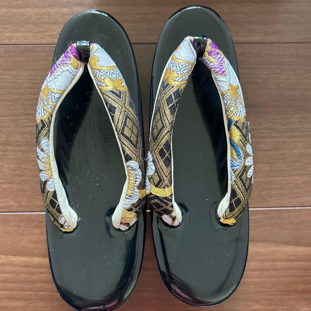 和服用　カバンと草履セット　豪華花柄黒と金