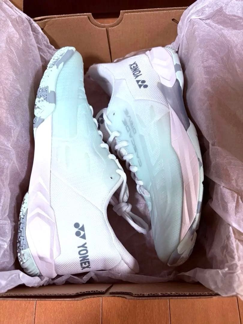 【美品・送料無料】YONEX バドミントンシューズ 25.0㎝ミント/ホワイト
