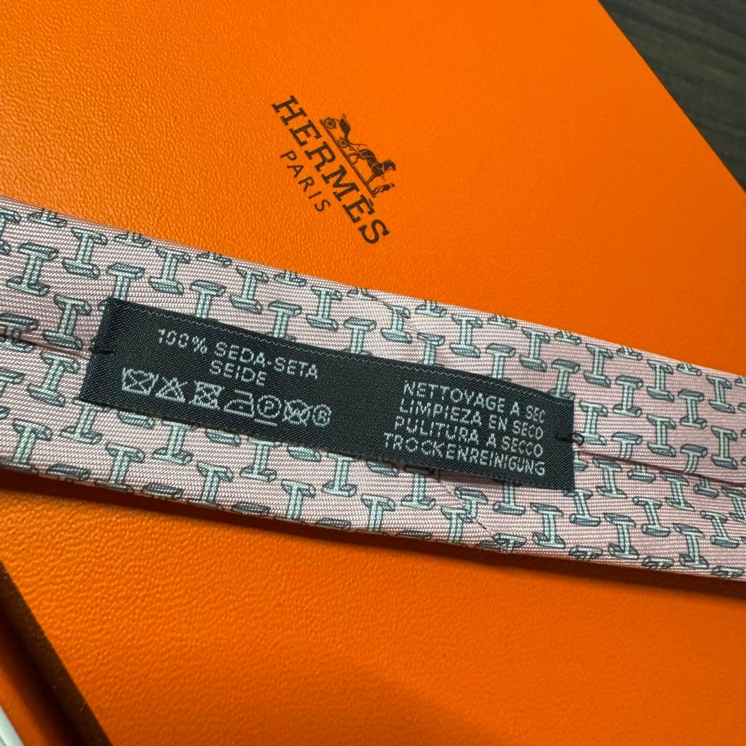 未使用 HERMES エルメス H柄 ネクタイ 年の色 ハートフェルトピンク
