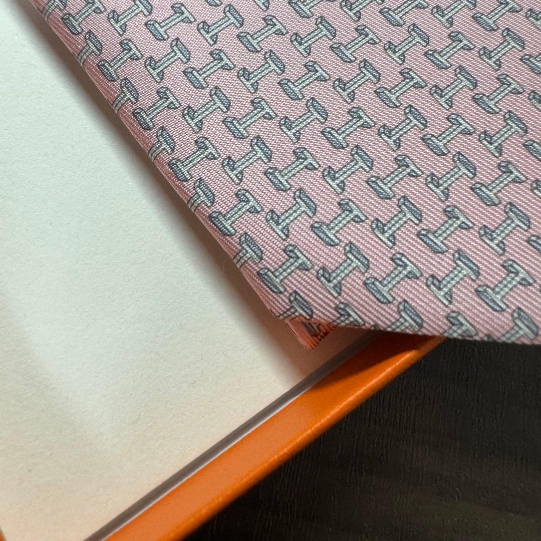 未使用 HERMES エルメス H柄 ネクタイ 年の色 ハートフェルトピンク