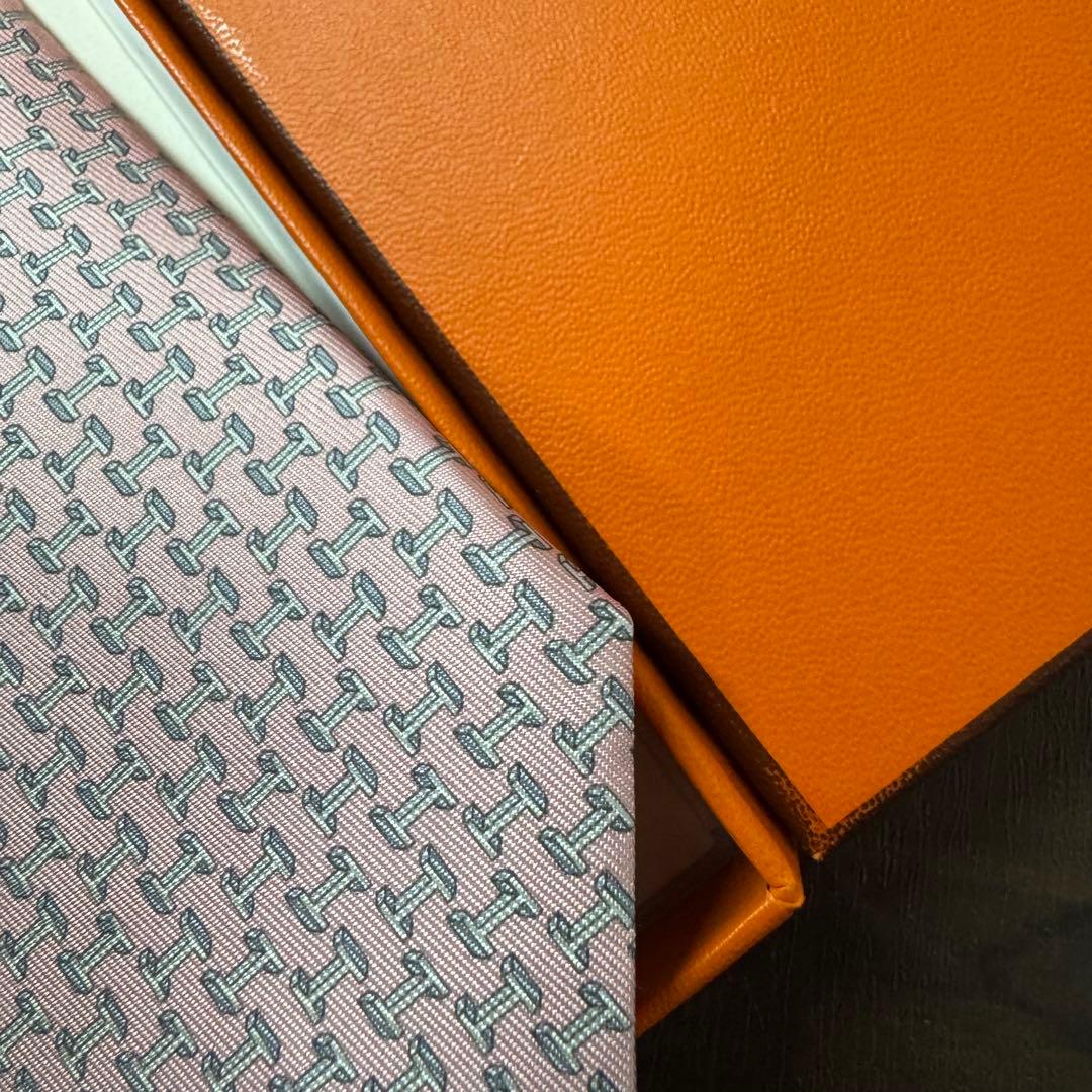 未使用 HERMES エルメス H柄 ネクタイ 年の色 ハートフェルトピンク