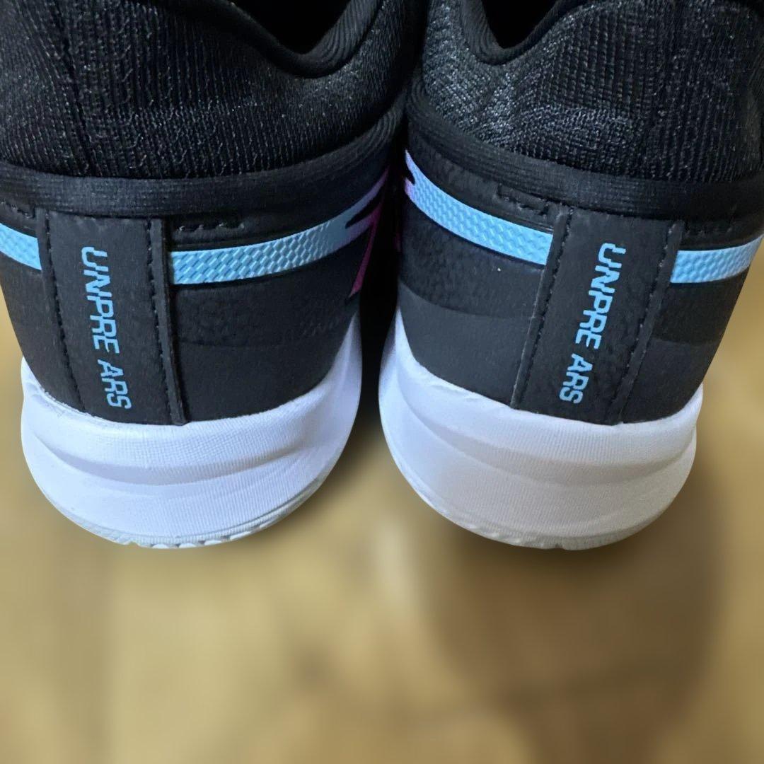 ASICS UNPRE ARS LOWバスケットボールシューズ