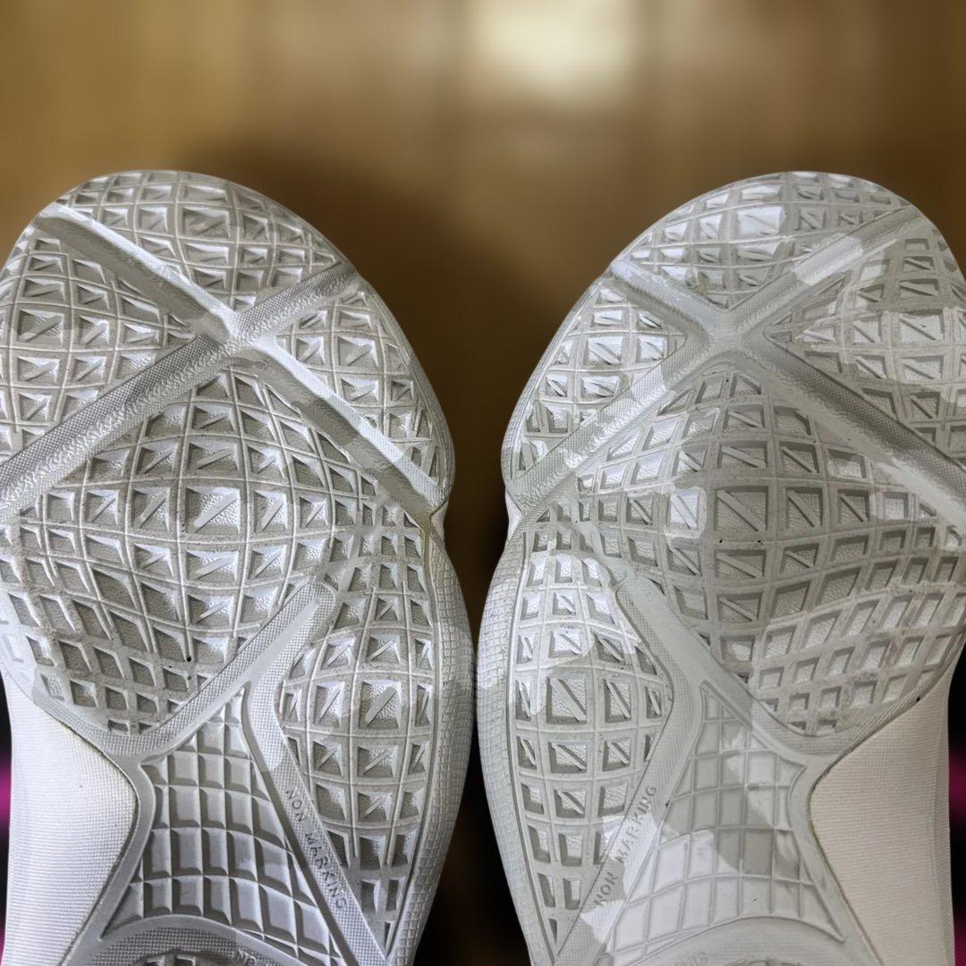 ASICS UNPRE ARS LOWバスケットボールシューズ