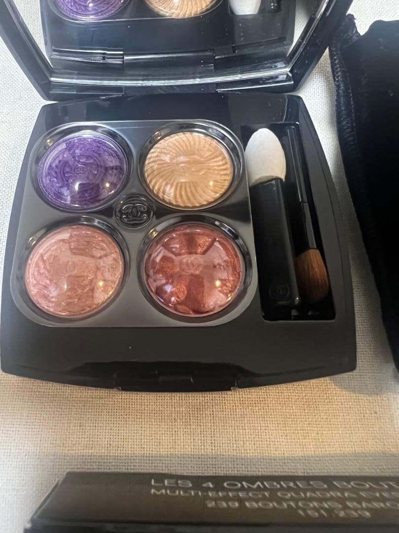 CHANEL シャネル　レキャトルオンブルブトン239新品未使用　限定品