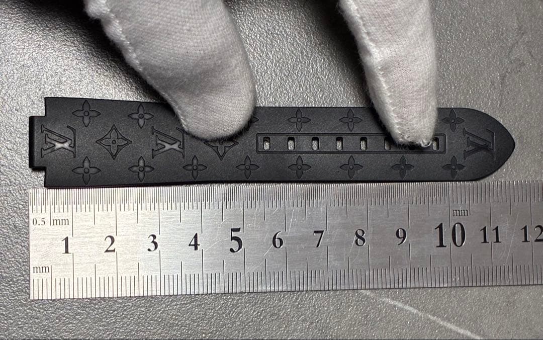☆最終値下げ☆【希少・美品】タンブール ラバーベルトモノグラム ブラック尾錠