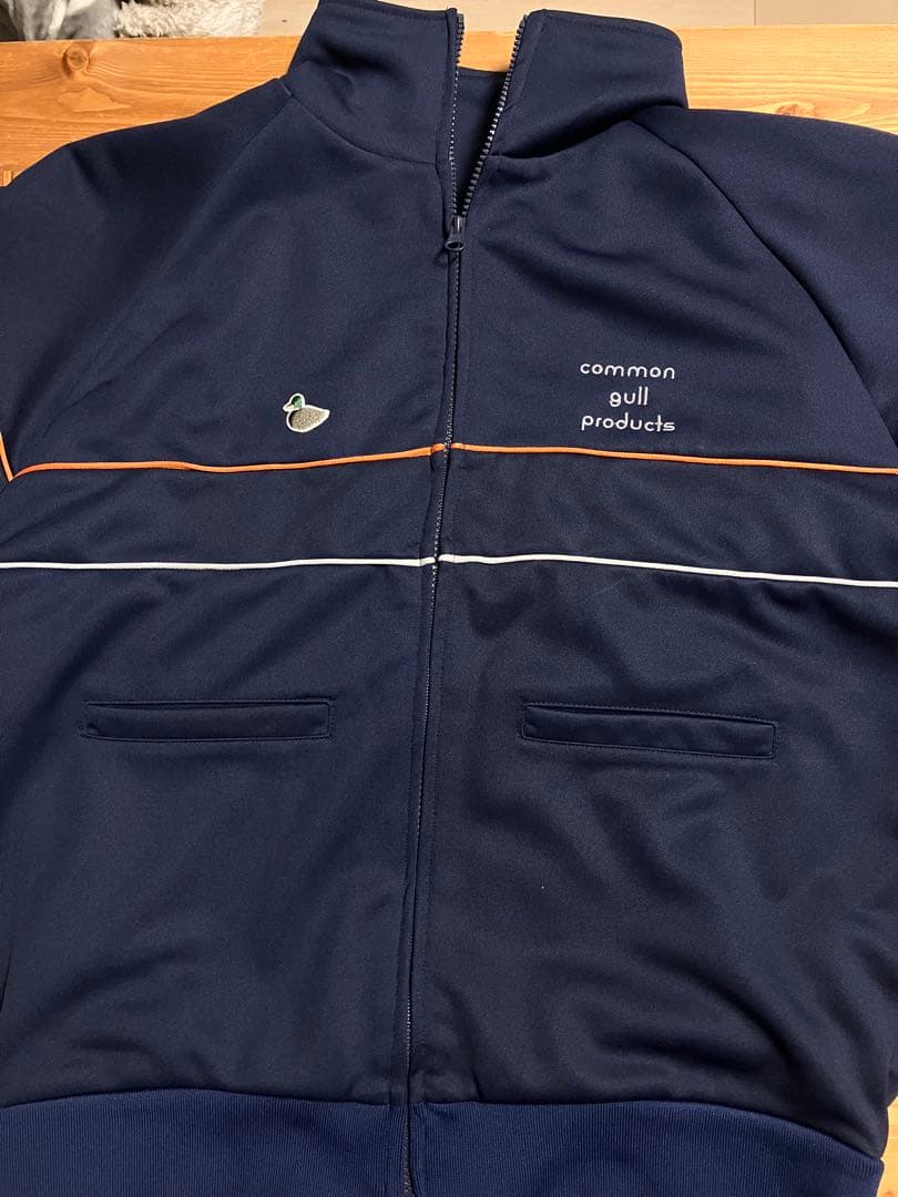 common gull products. 休日のトラックジャケット　ネイビー