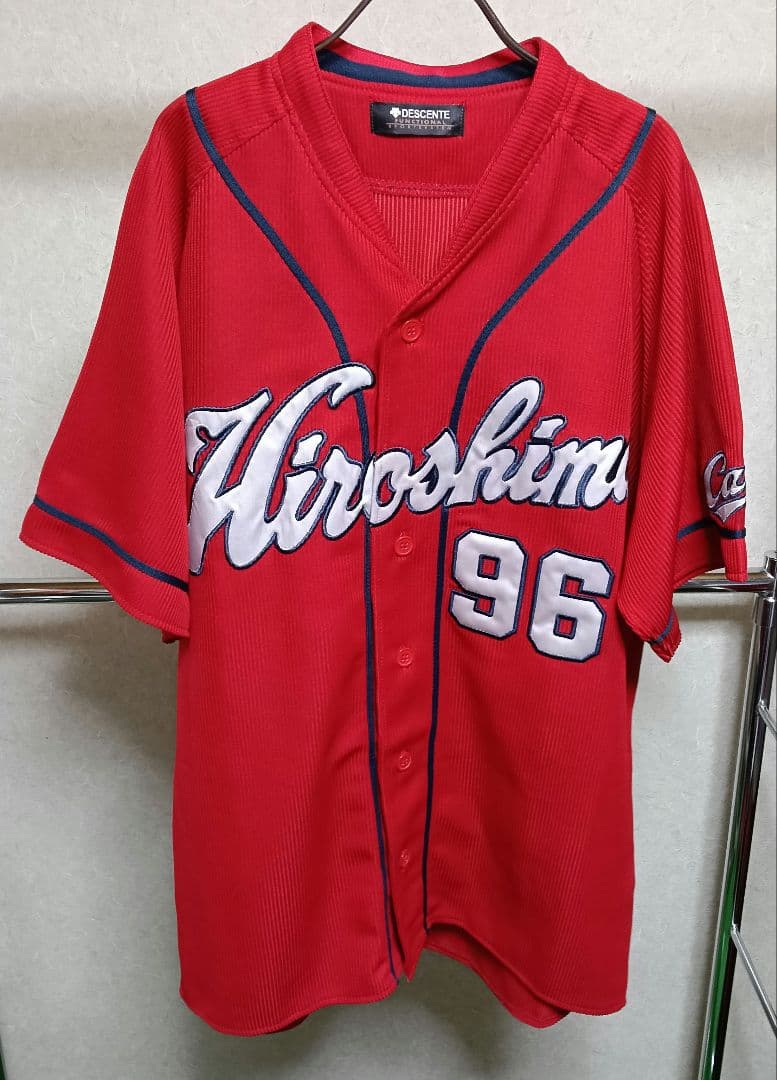 【極美品】デサント製 広島カープ メヒア レプリカ刺繍ビジターユニフォーム／M
