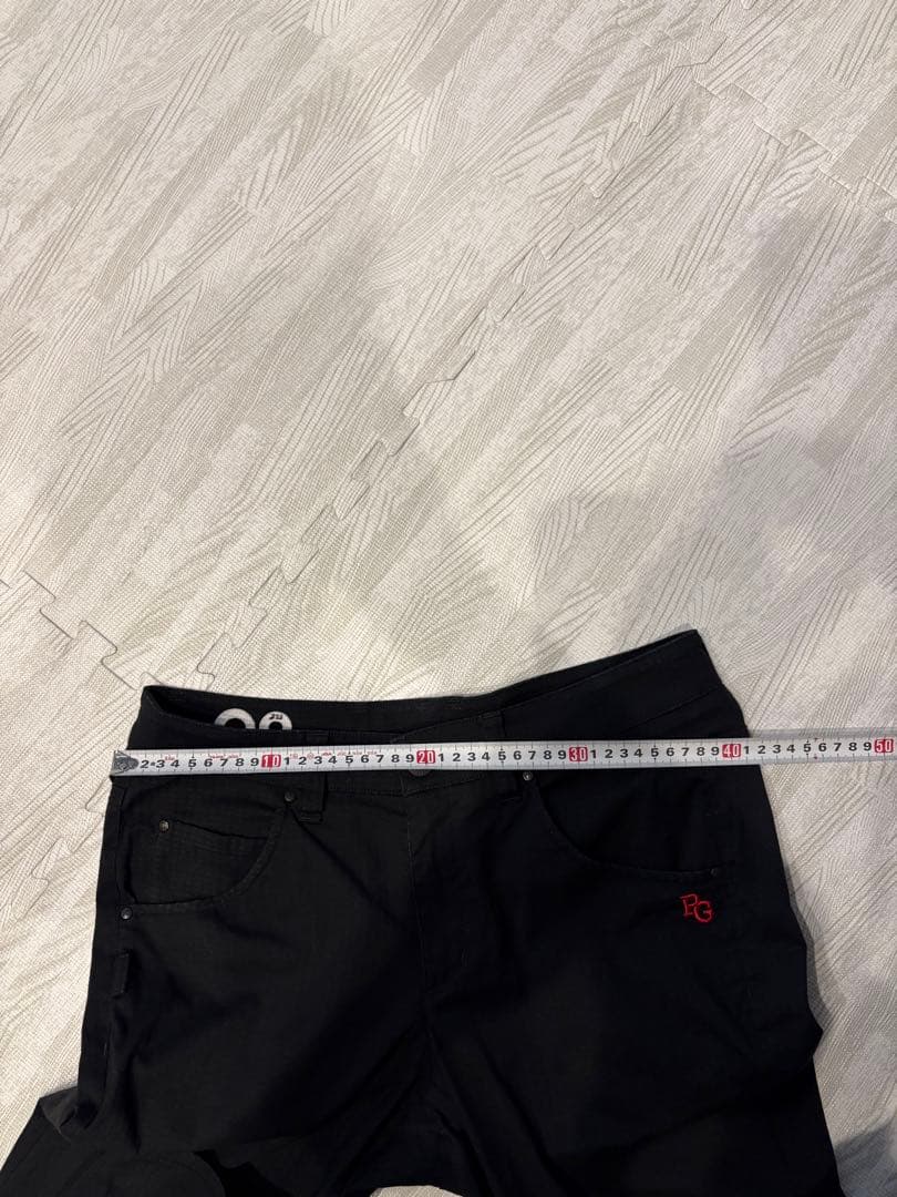 パーリーゲイツ　スリムフィット黒パンツ