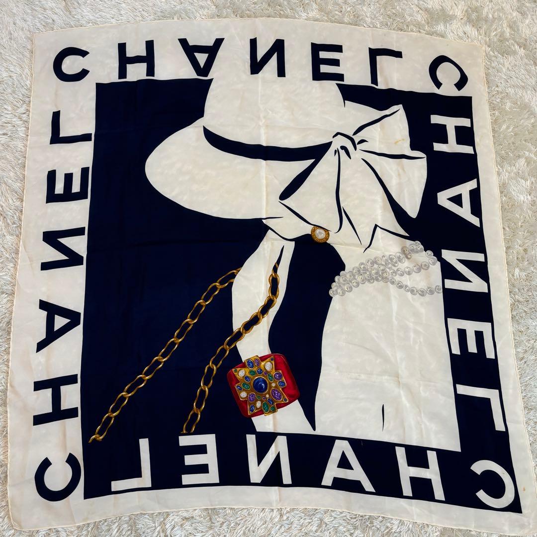 美品✨CHANEL シャネル　マドモアゼル　スカーフ　カレ90 ブラック