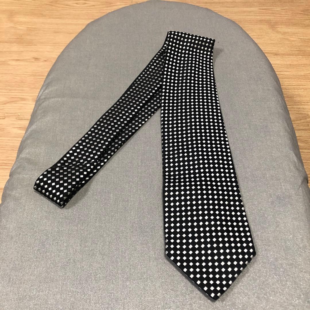 【犬の足音品未使用】Charvet シルク ネクタイ ダイヤモンドパターン