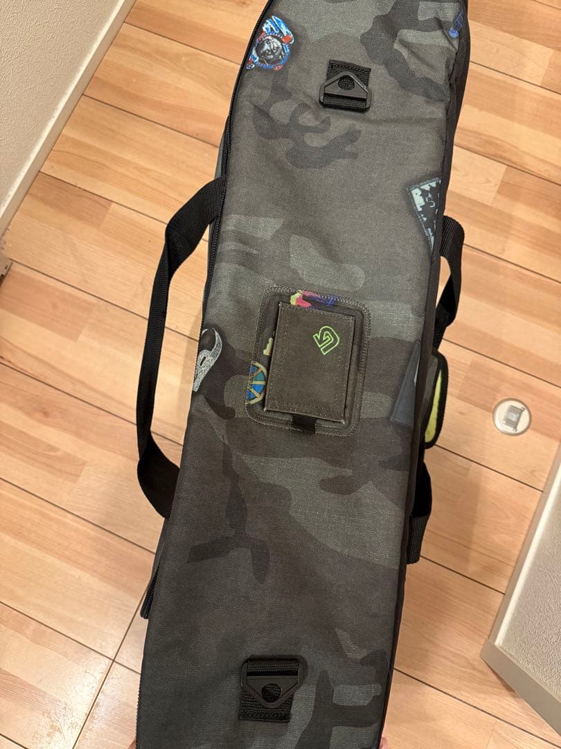 BURTONスノーボードキャスター付ケース スノーボードバッグ