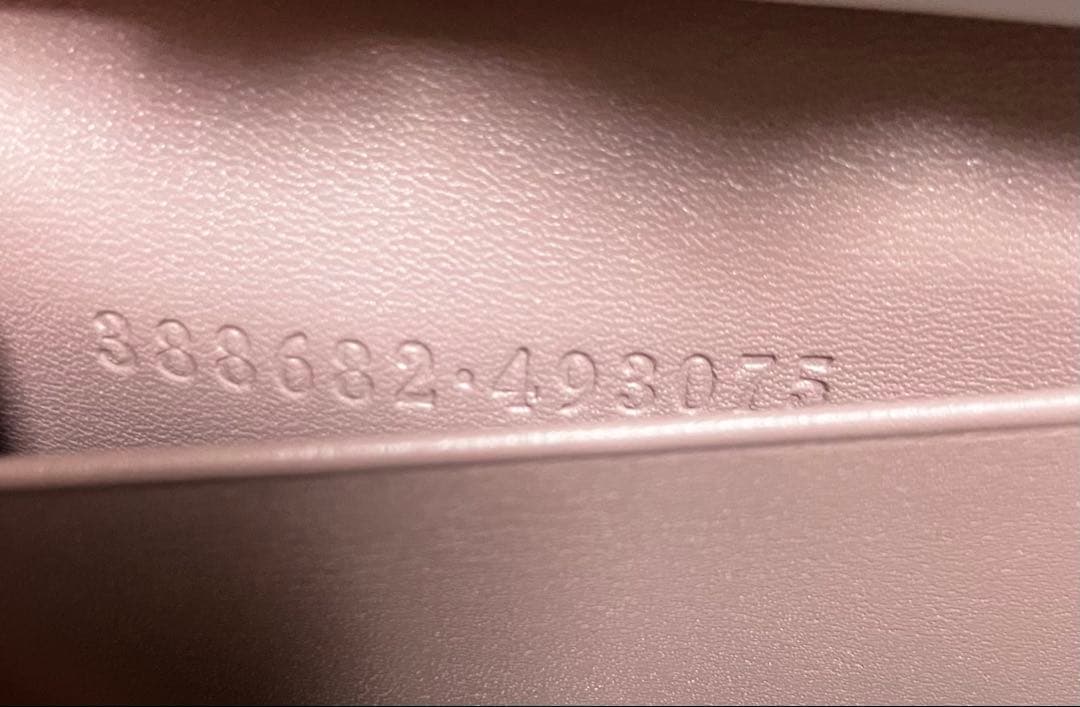 GUCCI GGパターン ピンクレザーキーケース