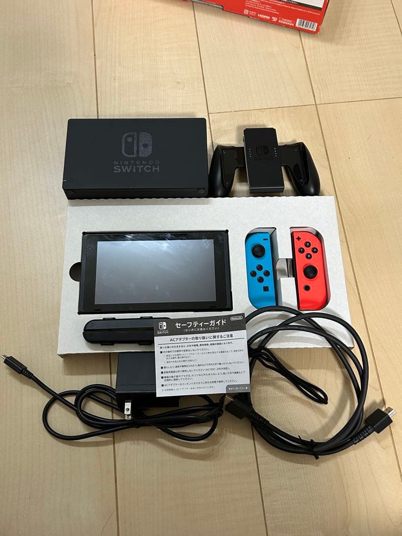 Nintendo Switch 本体 ＋ コントローラー×2