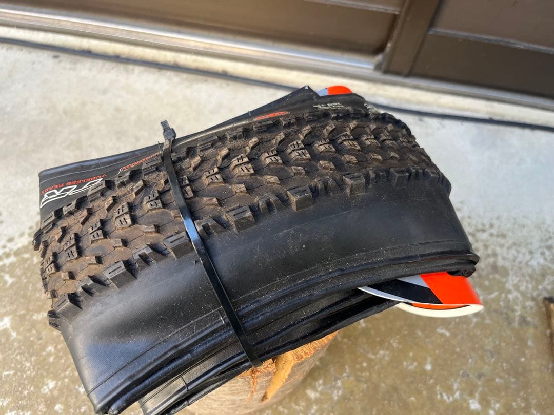 MAXXIS ARDENT RACE 26インチ チューブレスレディタイヤ