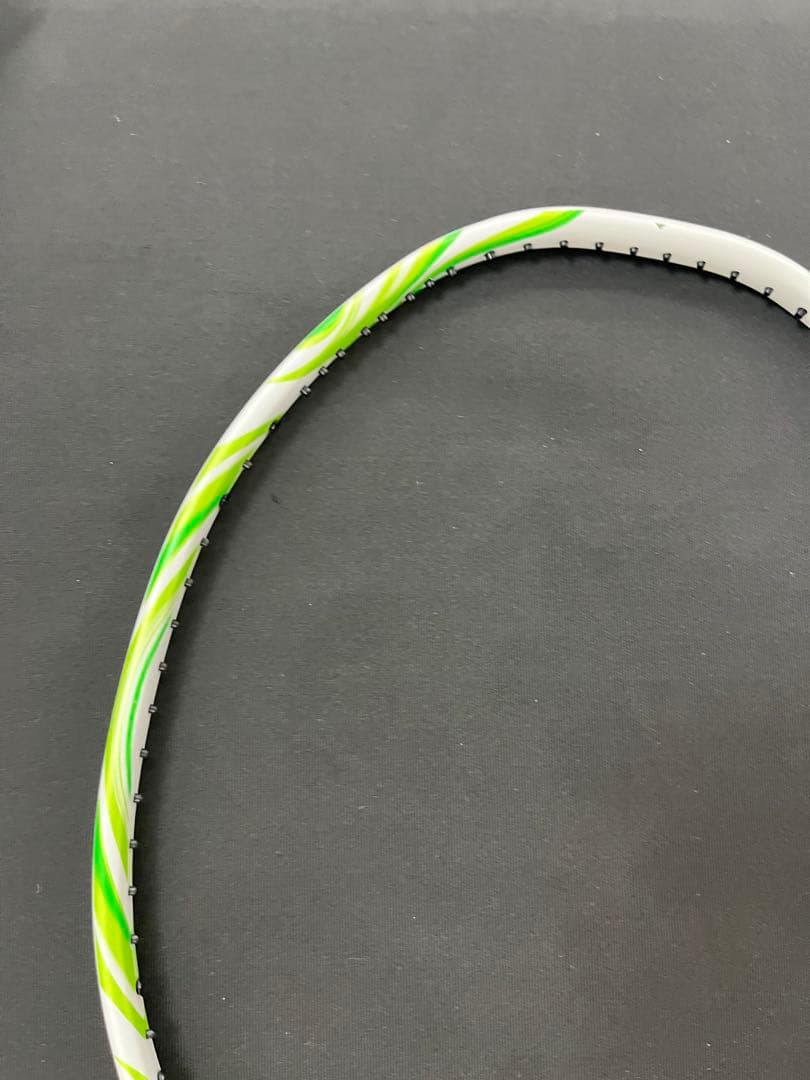 4ug5 アストロクス100ZVA 新品　ヨネックス　バドミントン
