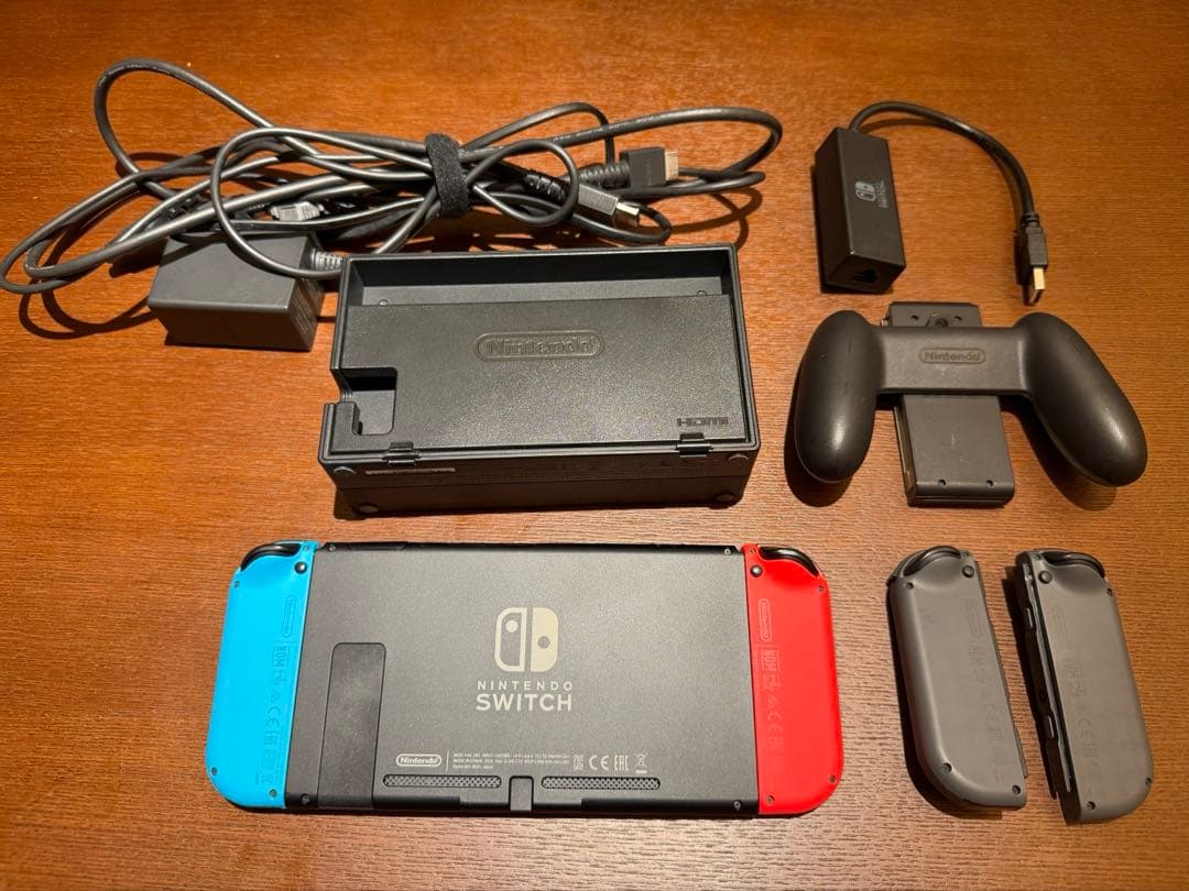 Nintendo Switch 本体 ＋ジョイコン2セット