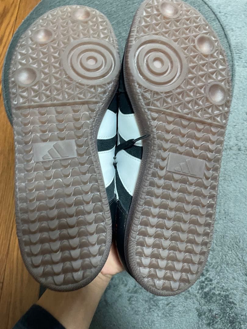 新品未使用　adidas PREDATOR フットサルシューズ 26.5