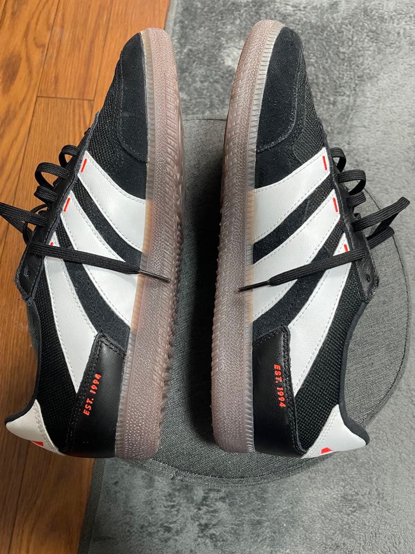新品未使用　adidas PREDATOR フットサルシューズ 26.5