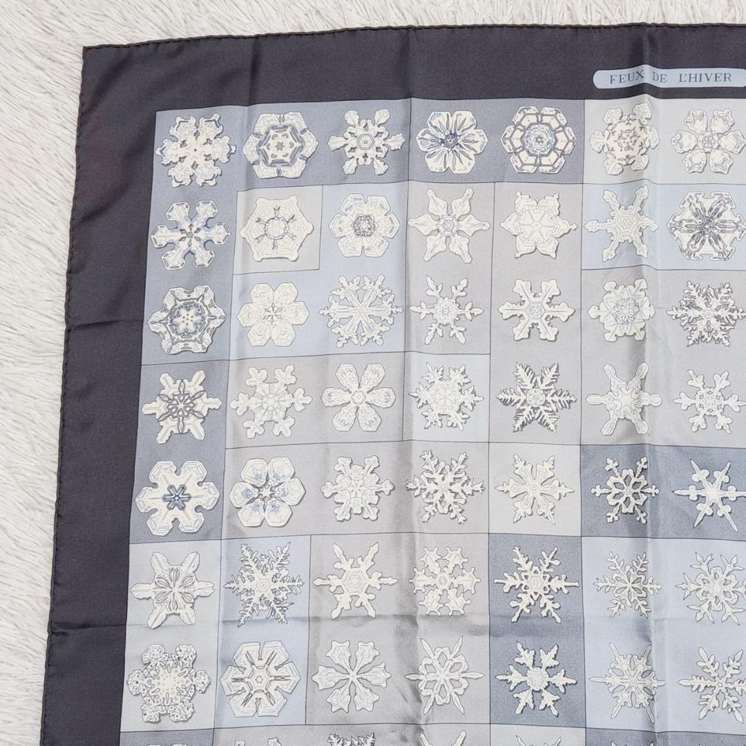 エルメス カレ90《冬の火》大判スカーフ 雪の結晶 シルク100% グレー 美品