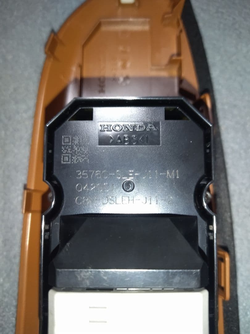 ホンダ オデッセイ(RB3)純正パワーウインドウスイッチ/電格スイッチ　木目調
