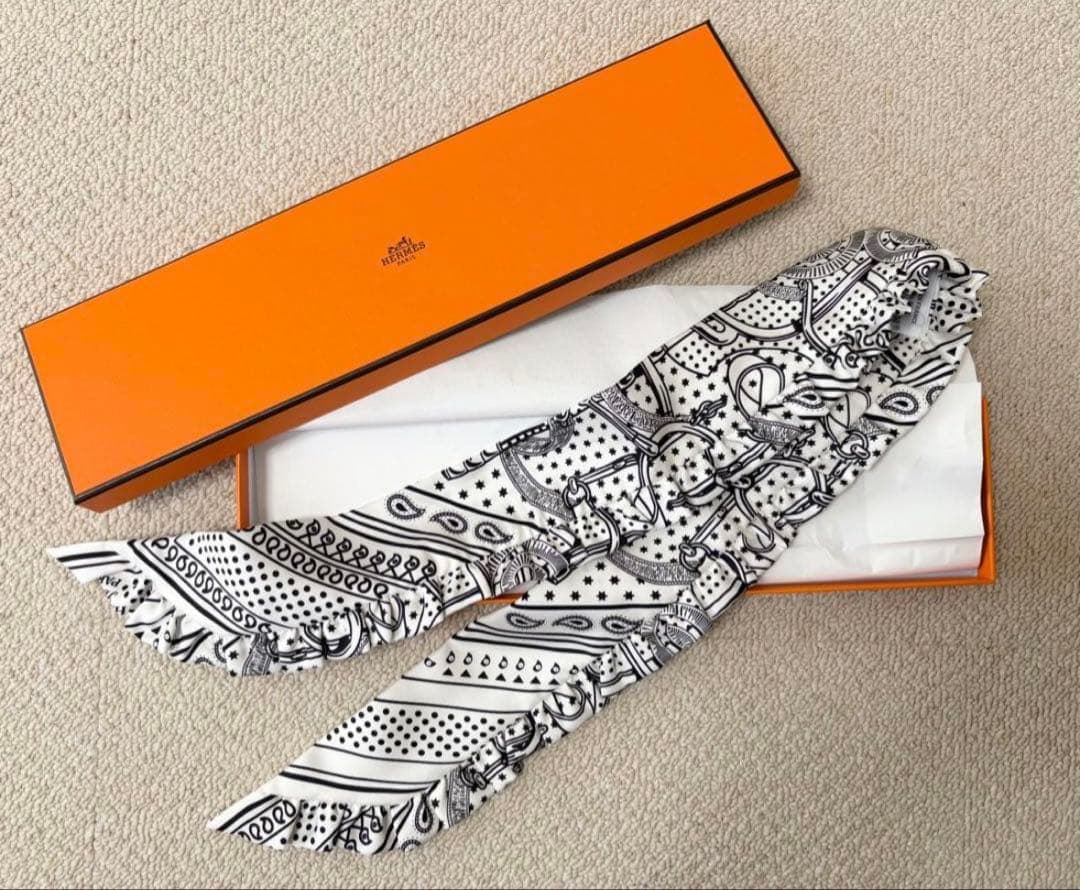 美品 HERMES エルメス ツイリー フリル エプロンドール