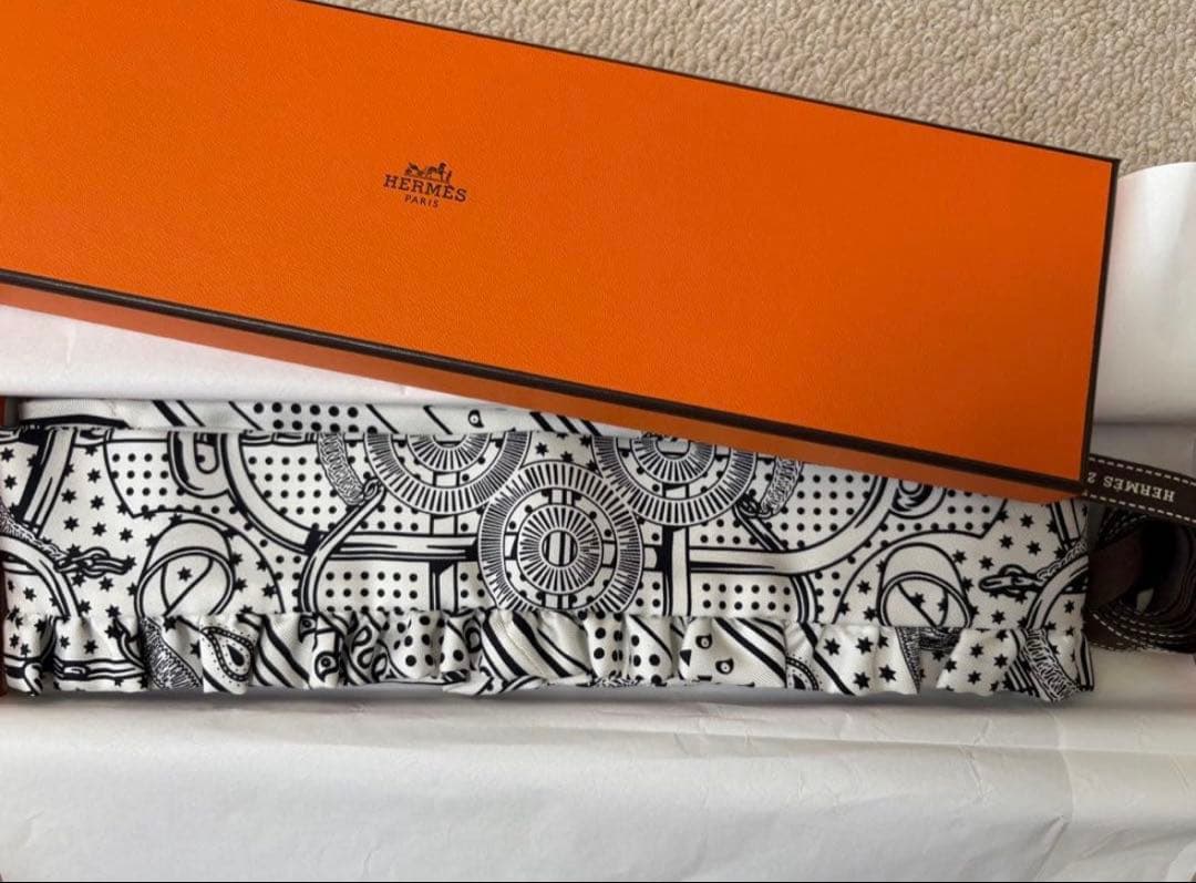 美品 HERMES エルメス ツイリー フリル エプロンドール