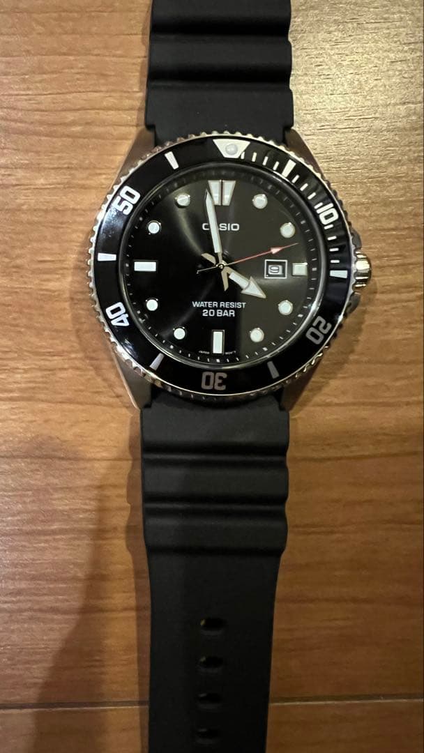 【美品】CASIOダイバーズ ウォッチ MDV-107-1A1JF