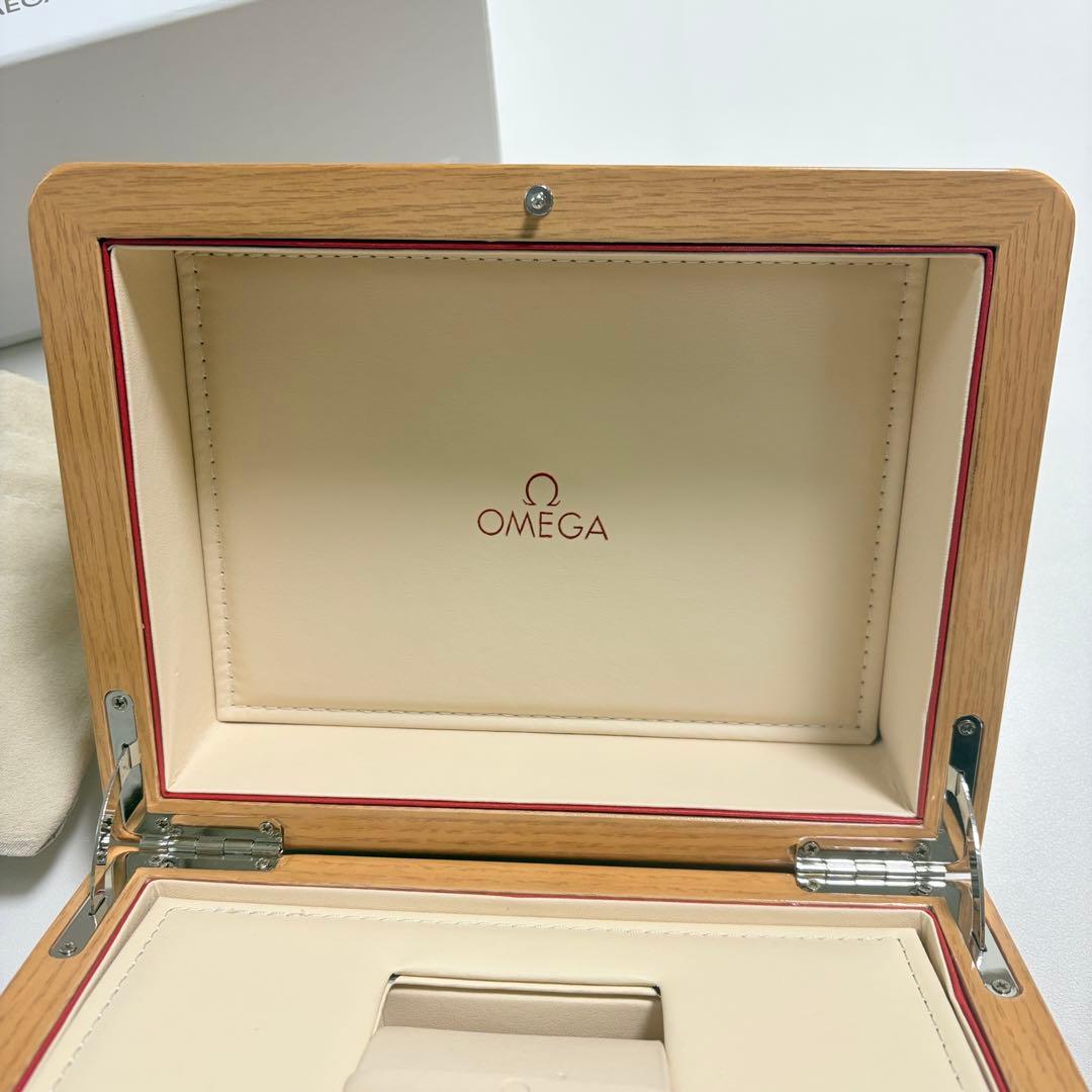 美品　オメガ　腕時計　ウォッチ　ケース　空箱　木目調　現行品