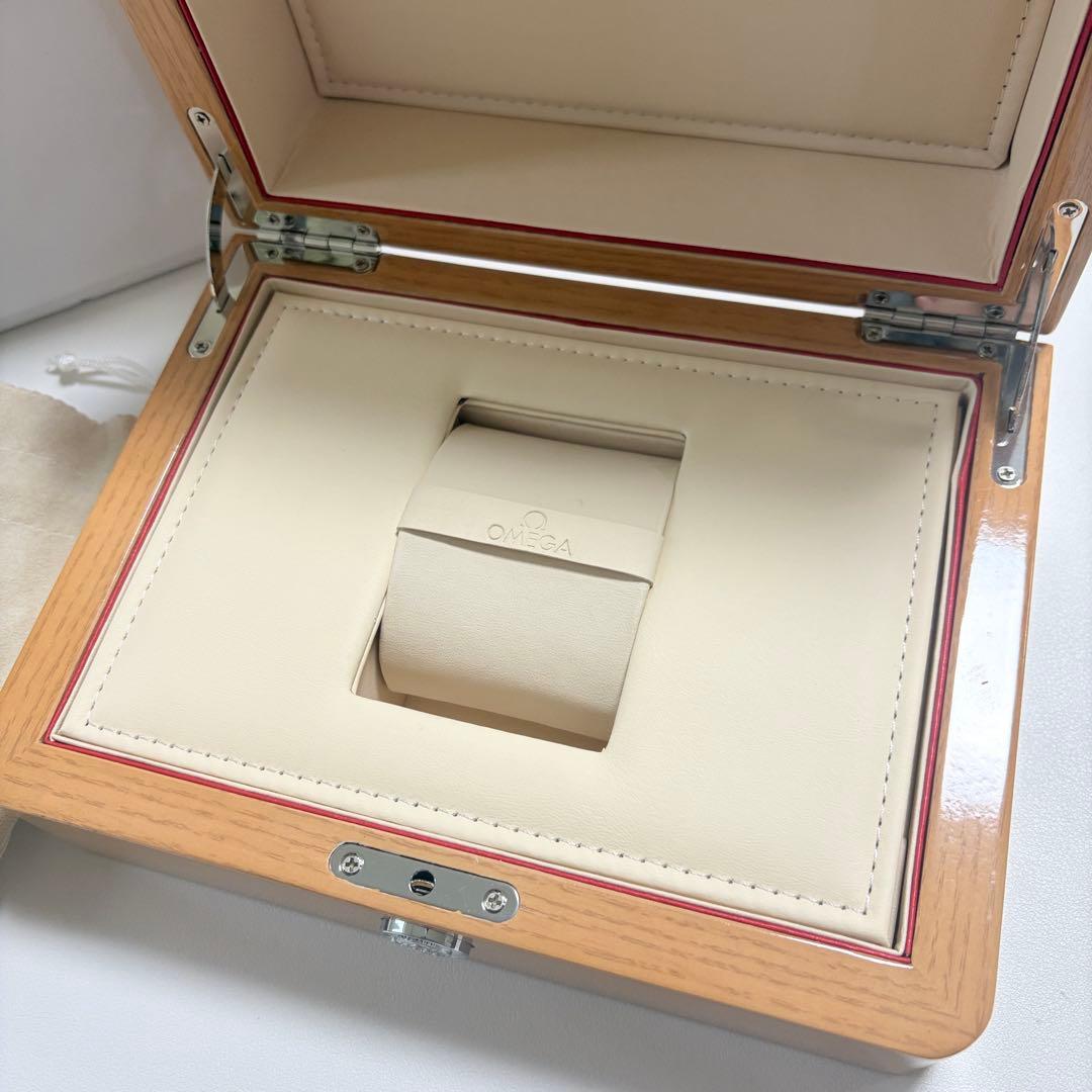 美品　オメガ　腕時計　ウォッチ　ケース　空箱　木目調　現行品