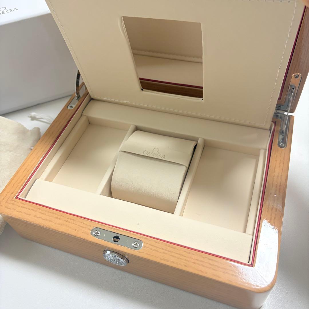 美品　オメガ　腕時計　ウォッチ　ケース　空箱　木目調　現行品