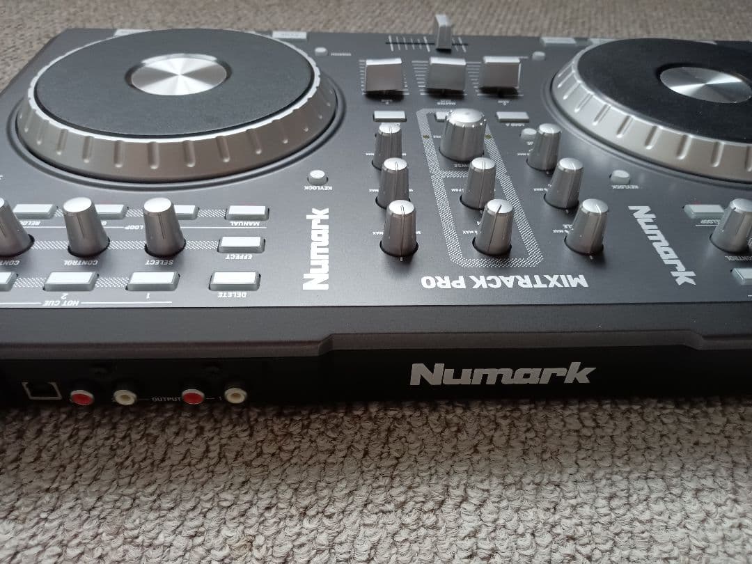 Numark MIXTRACK PRO DJコントローラー