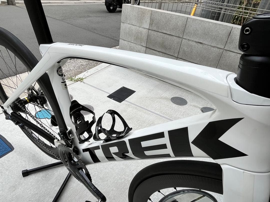 自転車本体 TREK MADONE 2022+ BONTRAGER Aeolus pro 3