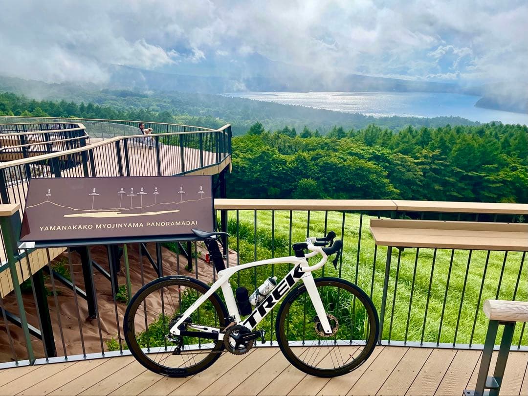 自転車本体 TREK MADONE 2022+ BONTRAGER Aeolus pro 3