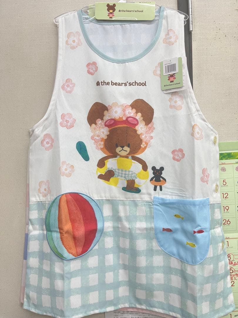 ムギさん専用エプロンくまのがっこう3枚セット6,000円 浮き輪柄プラス。
