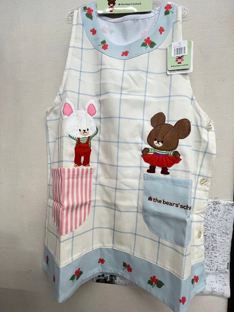 ムギさん専用エプロンくまのがっこう3枚セット6,000円 浮き輪柄プラス。